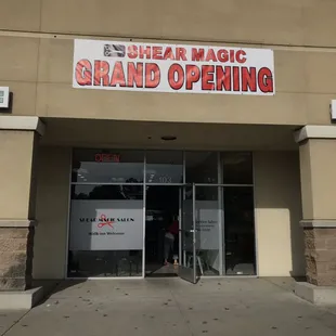 New location (next to Port of Subs)