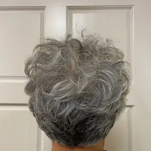 Love the natural curls!