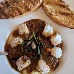 Red rock shrimp and grits