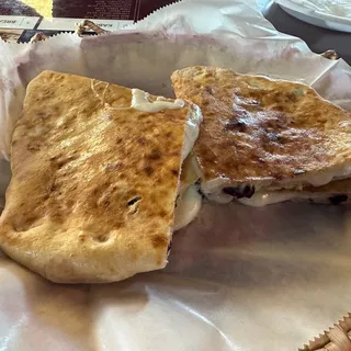 Cheese Raisin Naan