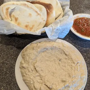 The baba ghanoug continues to be a favorite and is best with the fresh from the oven bread.