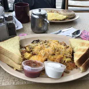 taco scramble with texas toasts