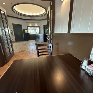 sushi and sashimi, interior