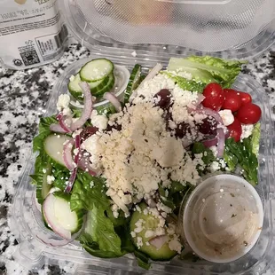 We're too full from the pizza to try this salad but it looks fantastic!