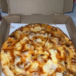 Honey Sriracha chicken pizza!