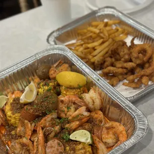 1lbs shrimp and FRIED CALAMARI BASKET