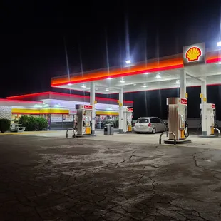 Everything brand new looks great, very well lit