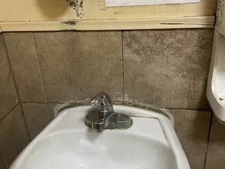 Dave's Interstate Mobil & Mini Mart