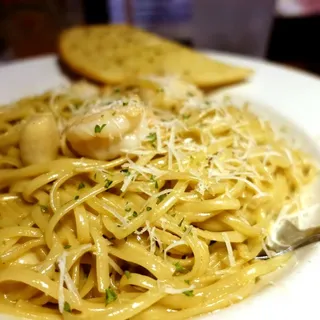 Shrimp 'n Scallop Pasta