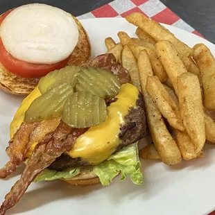BACON CHEESEBURGER DELUXE WITH FRENCH FRIES