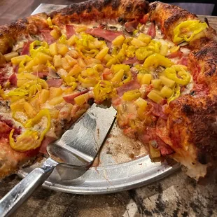 Small pie with the fixings