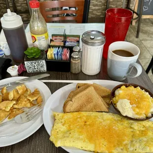 Western Omelette and a side pancake!!