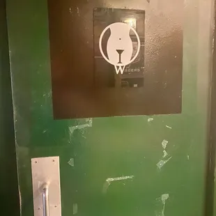 Women's restroom signage -- clever!   I see what you did there.  ;)