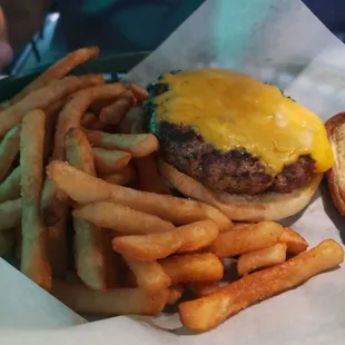 cheese burger with crunchy fries