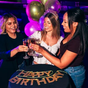 EAT. PLAY. PARTY.