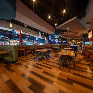 Rozie&apos;s Dining