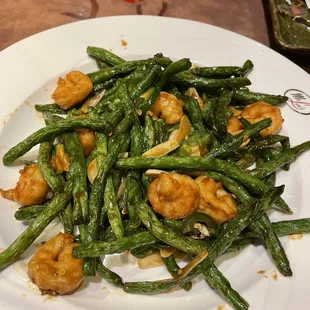 Shrimp with green beans, garlic, and jalapeños.   DELICIOUS!!!