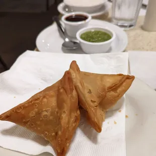 Vegetable samosas