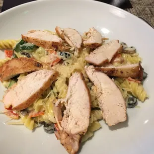 Fusilli chicken alfredo