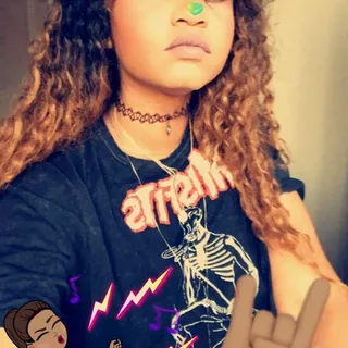 Elle L.