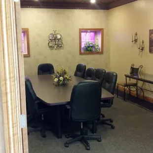 Two conference rooms available.