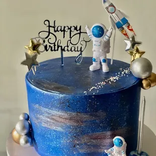 a space themed birthday cake