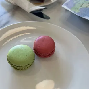 Macrons