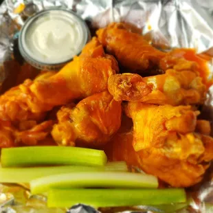 Jumbo wings, the bottom right and left are but the other 4 are regular size, what's up with that