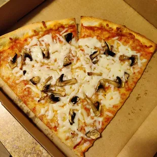 2 slices with mushroom