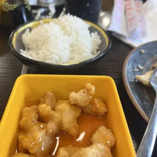 Honey chicken with white rice.