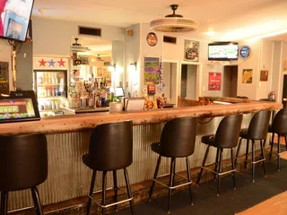 Benny's Bar & Grill