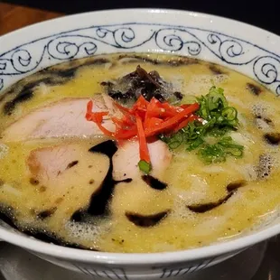 a bowl of shigezo