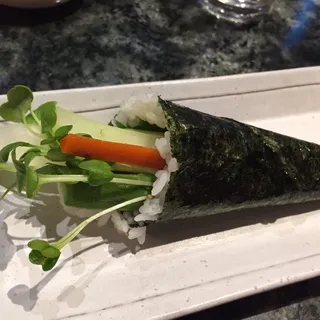 Veggie hand roll