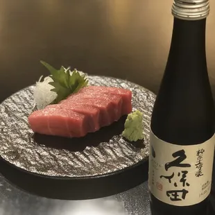 Chutoro Sashimi with Japanese sake