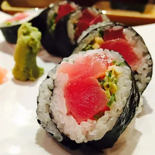 Spicy TUNA ROLL. Simply RICE TUNA SEAWEED WASABI NO CREAM CHEESE! THANK YOU :)