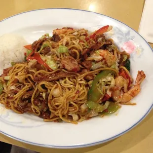 House yakisoba extra spicy