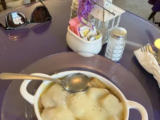 2 Sisters Bakery & Café