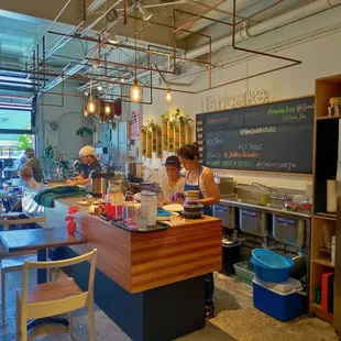 Pop up counter. Walk in and place/pick up order at the table at the end of the counter