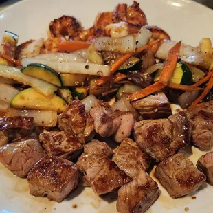 Shima Steak and Shrimp combo with complimentary vegetables - tender but bland - meh