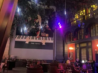 Le Cabaret