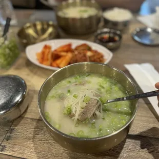 Sullungtang after adding green onions and s&amp;p