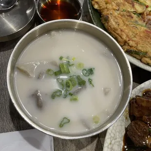 Seollongtang Ox Bone Soup