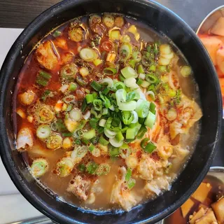 #S4 )spicy ox knee soup()