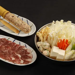 ows a variety of food items