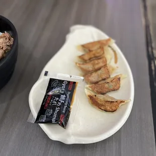 (6) Gyoza