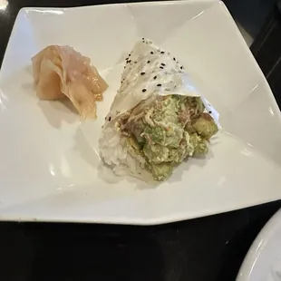 Avocado dip hand roll