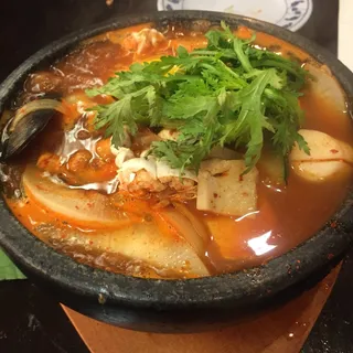 Seafood, Noodles And Vegetables In Casserole