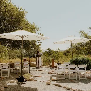 Outdoor socially distant wedding perfectly coordinated by Jessica