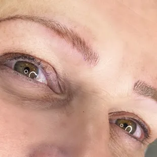 Soft thin brow- Dress it up on date night!