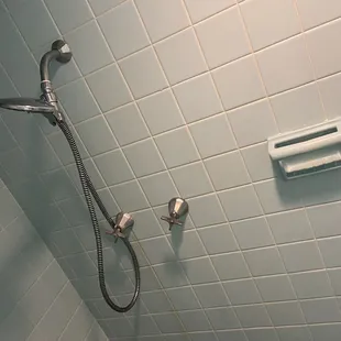 I love the tile color but the color doesn't pop in this image like IRL